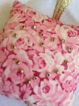 heart puffy pillow gift tag