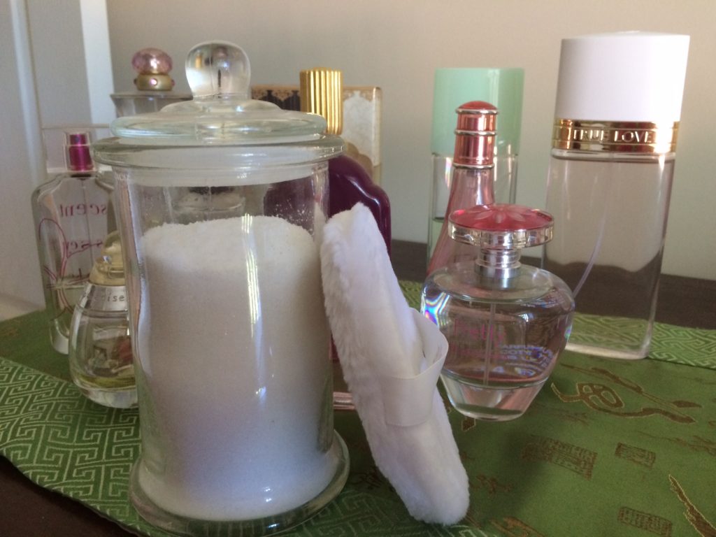 How to make perfumed dusting powder